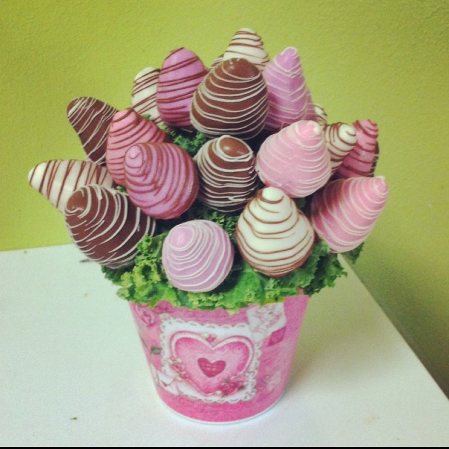 Assorted Encredible Dipped Drizzle Berries